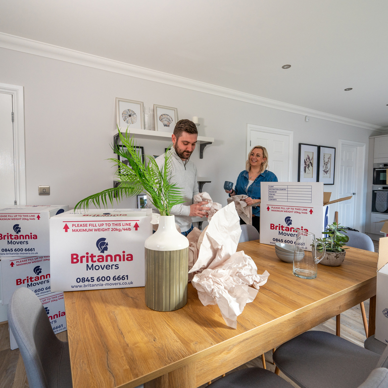 Home packing service with boxes – Image 2